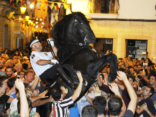 (Fotos) La fiesta se desboca en Alaior