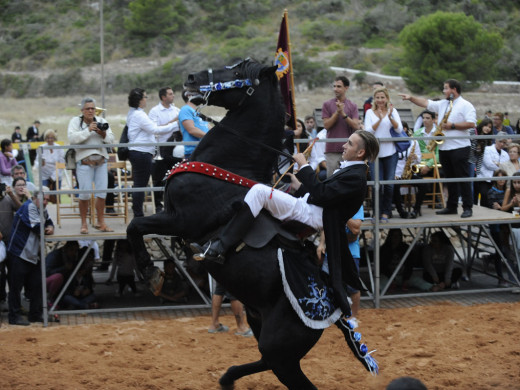 (Fotos) Cala en Porter ya vive su fiesta