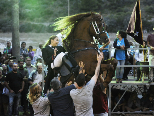 (Fotos) Cala en Porter ya vive su fiesta