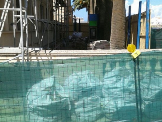 (Galería de fotos) La lluvia causa la evacuación de dos aulas en el CP Joan Benejam de Ciutadella