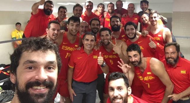 Selfie de Llull tras lograr la medalla de plata.