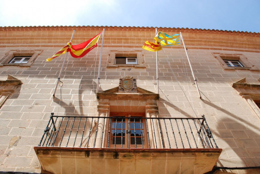 Fachada del Ajuntament d'Alaior.