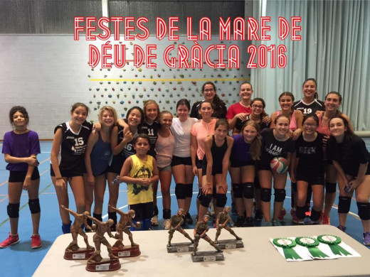 (Fotos) Fiesta y voleibol en Maó