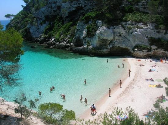 Cala Macarelleta, una grata sorpresa en la costa de Menorca