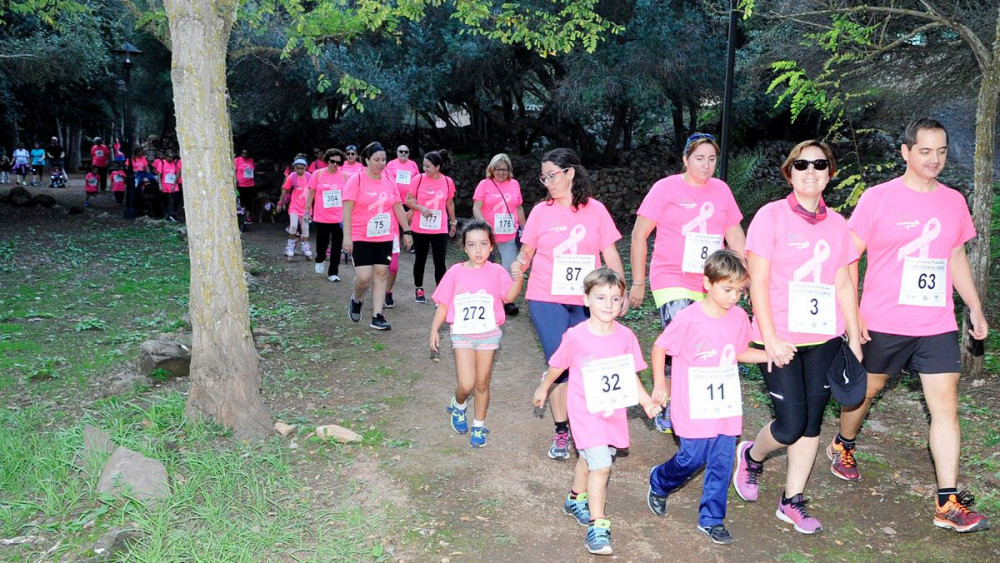 Imagen de la marcha contra el cáncer en Sant Lluís (Foto: Tolo Mercadal)