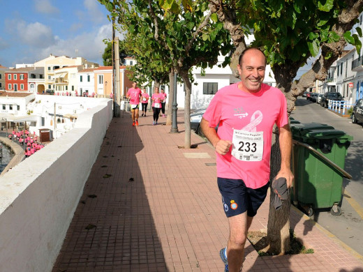 (Fotos) Es Castell marcha contra el cáncer