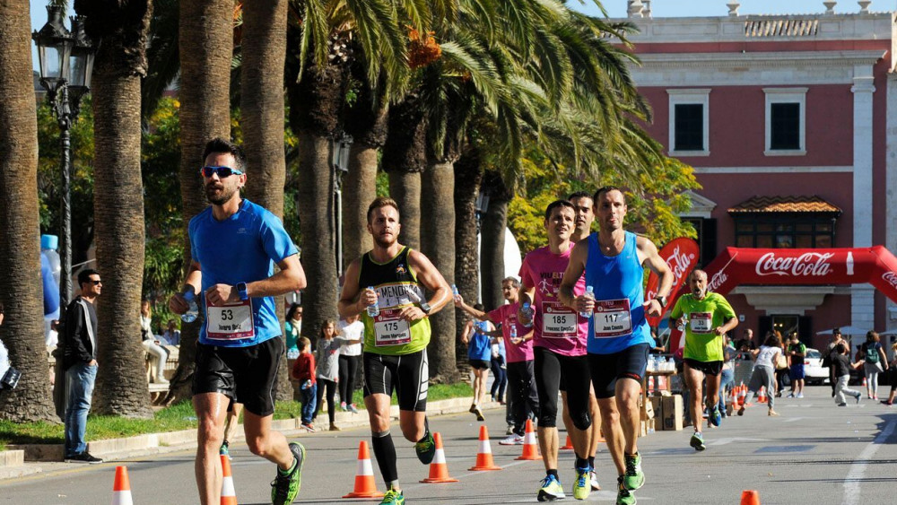 Momento de la carrera en Ciutadella (Fotos: Tolo Mercadal)