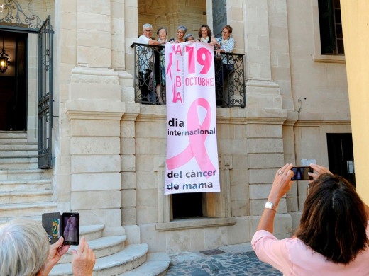 La lucha contra el cáncer de pecho sale a la calle