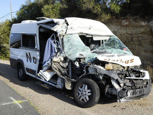 (Fotos) Aparatoso accidente con cuatro heridos en la carretera general