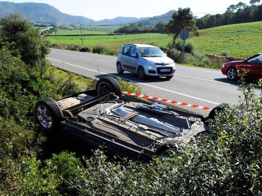 (Fotos) Aparatoso accidente en la carretera general