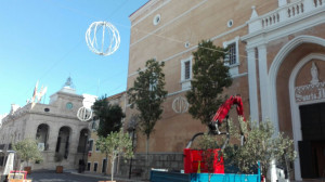 El cielo de la plaza se llenará de figuras decorativas.