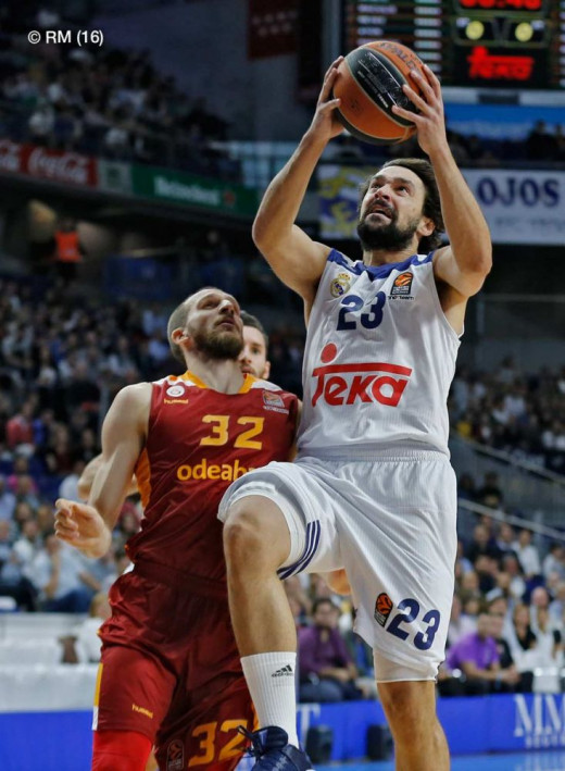 Penetración de Llull ante el Galatasaray (Foto: realmadrid.com)