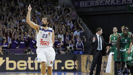 Sergio Llull celebra uno de los triples que logró (Foto: Euroliga)