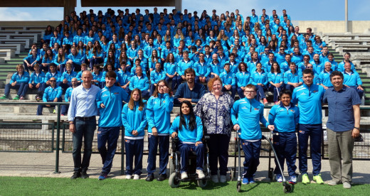 Técnicos, deportistas y autoridades del CTEIB, en una foto de familia.