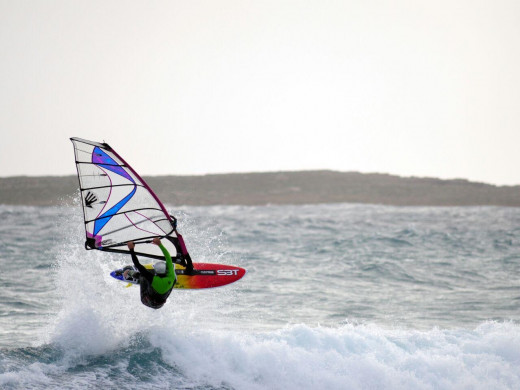 (Fotos) Días de olas, viento y windsurf