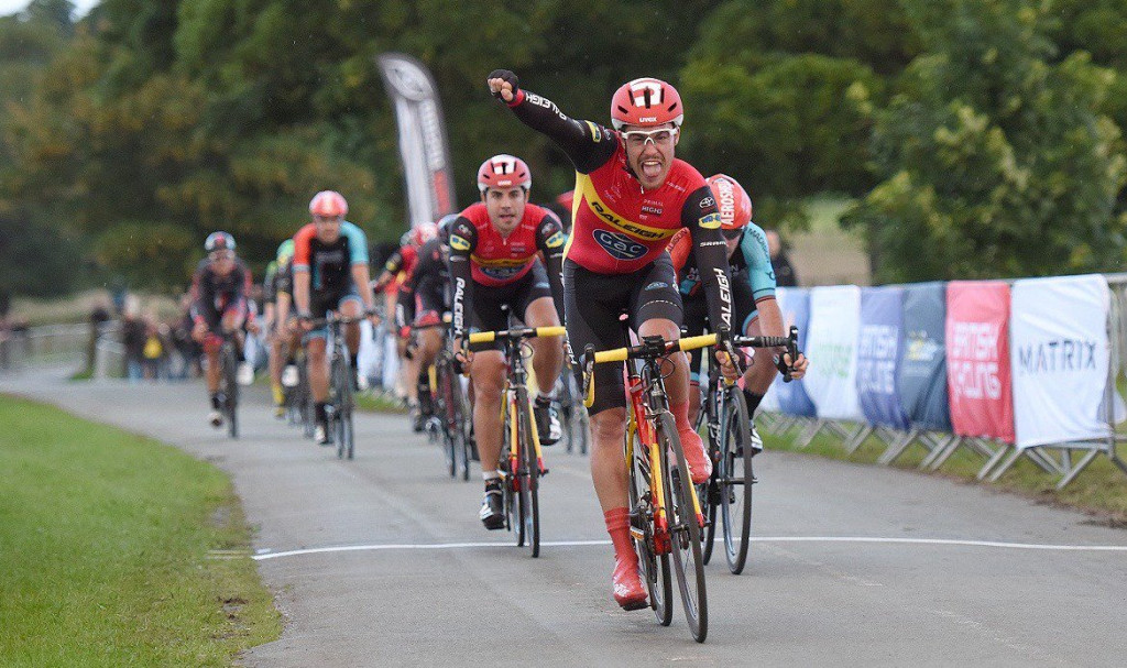 Albert Torres, con uno de sus anteriores equipos, el Team Raleigh.