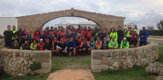 Imagen del grupo antes de la salida del entrenamiento (Foto: Trail Menorca)