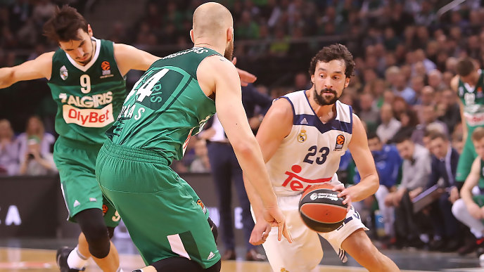 Llull penetra a canasta ante el Zalgiris (Foto: Euroliga)