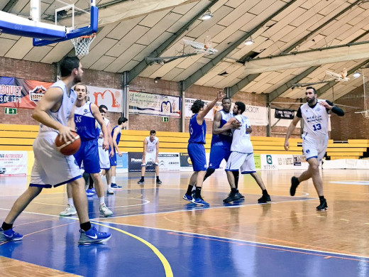 (Fotos) El Made in Menorca se deja el triunfo en Martorell en un final agónico