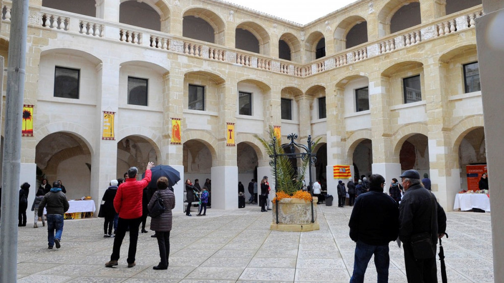 La remodelación de este emblemático edificio de Alaior lo convierte es un excelente escenario cultural (Foto: Tolo Mercadal)