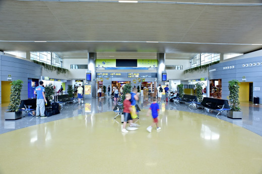 Este año la sala de recogida de equipajes del aeropuerto quedará abierta en su totalidad.