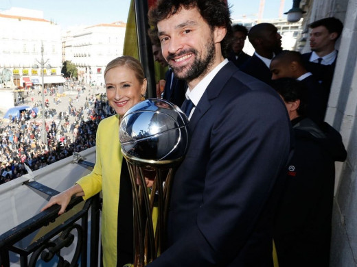 (Fotos) El Real Madrid y Sergi Llull celebran la Copa del Rey