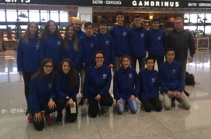 La selección menorquina, en el Aeropuerto de Menorca rumbo a Formentera (Foto: Andrés Pulido)