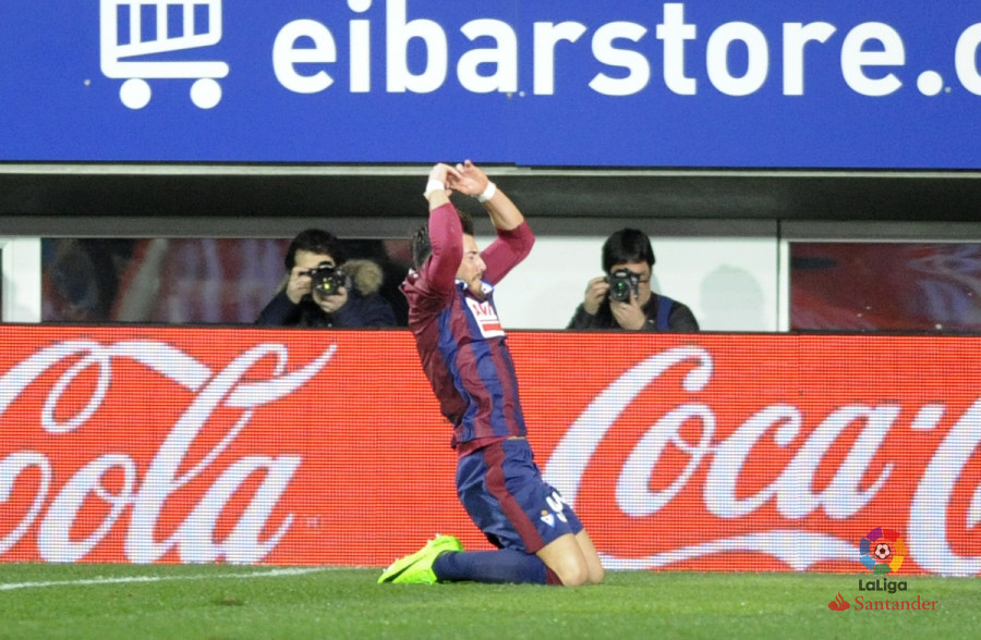 Sergi Enrich celebra el gol ante el Málaga (Foto: laliga.es)