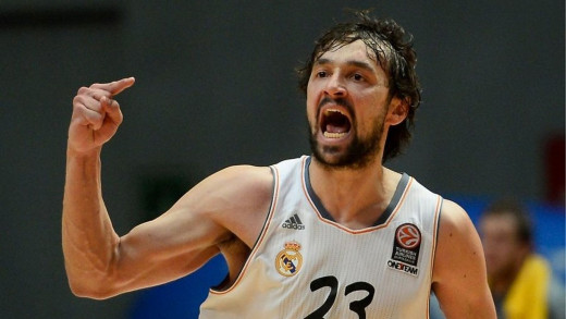 Sergio Llull celebra una canasta.