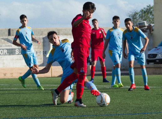 Acción del partido entre Balears y Extremadura sub 16 de la primera fase (Foto: futbolbalear.es)