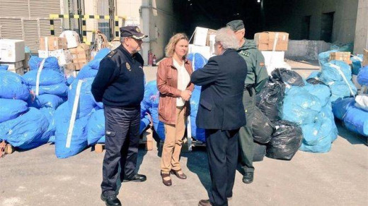 Maria Salom junto a los responsables de Policía Nacional y Guardia Civil en Balears (Foto: mallorcadiario.com)