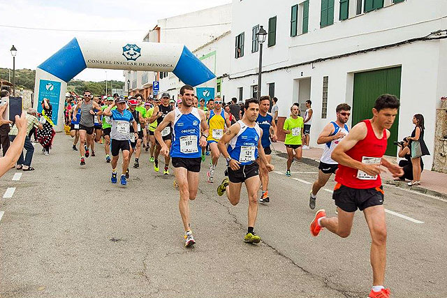 Momento de la salida de la prueba del año pasado (Foto: deportesmenorca.com)