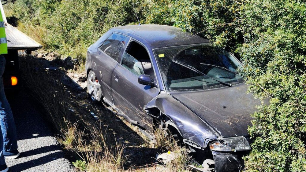 Imagen de cómo ha quedado uno de los vehículos (Fotos: Tolo Mercadal)