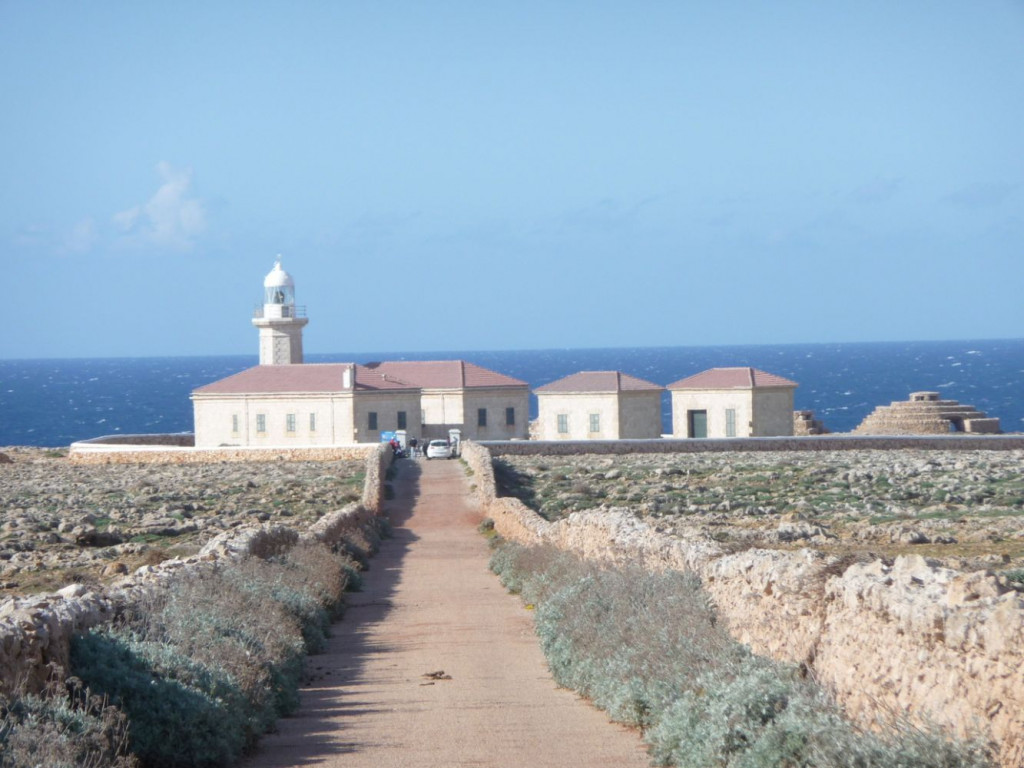 Faro de Punta Nati