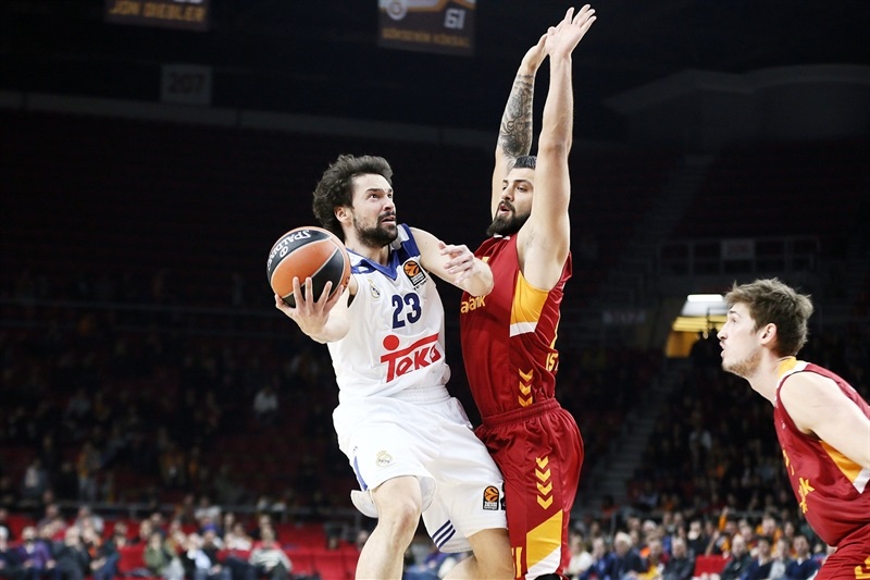 Penetración a canasta de Sergio Llull (Foto: Euroliga)