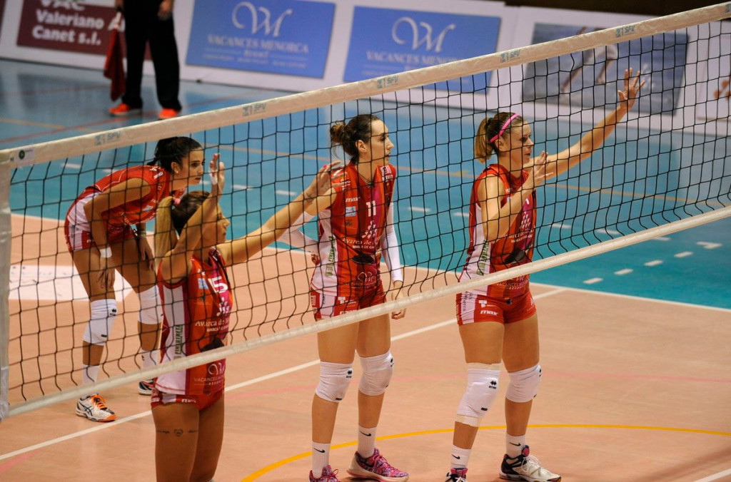 Daysa Delgado, María Barrasa, Sara Esteban y Bea Vázquez, durante un partido (Foto: Tolo Mercadal)