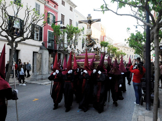 Las procesiones del Via Cruces encienden la pasión de la Semana Santa