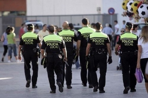 Imagen de un grupo de policías locales.