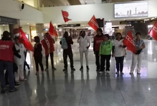 La huelga de limpiadoras en el aeropuerto arranca con tranquilidad