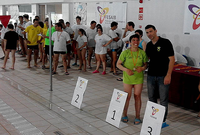 Mercadal, posando con su medalla (Fotos. deportesmenorca.com)