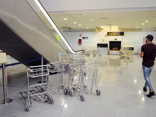 La huelga de limpiadoras en el aeropuerto arranca con tranquilidad