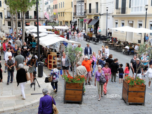 (Fotos) Maó y Sant Lluís viven su fiesta floral