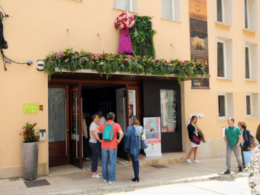 (Fotos) Maó y Sant Lluís viven su fiesta floral