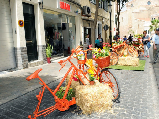 (Fotos) Maó y Sant Lluís viven su fiesta floral