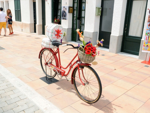 (Fotos) Maó y Sant Lluís viven su fiesta floral