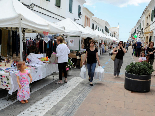 (Fotos) Maó y Sant Lluís viven su fiesta floral