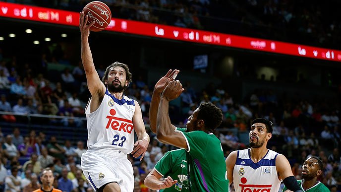 Bandeja de Llull ante el Unicaja.