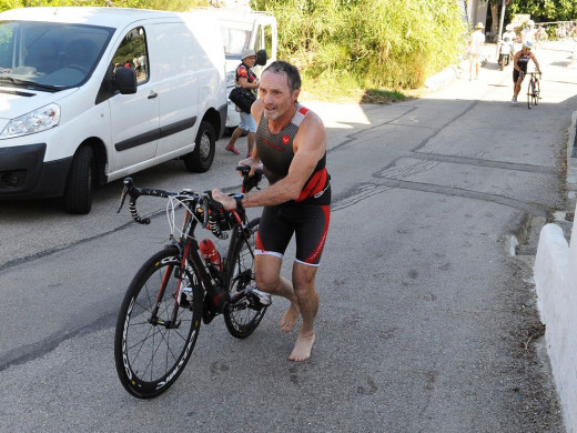 (Galería de fotos) Biel Forteza y Julia Rita reinan en el Triatló d’Es Castell