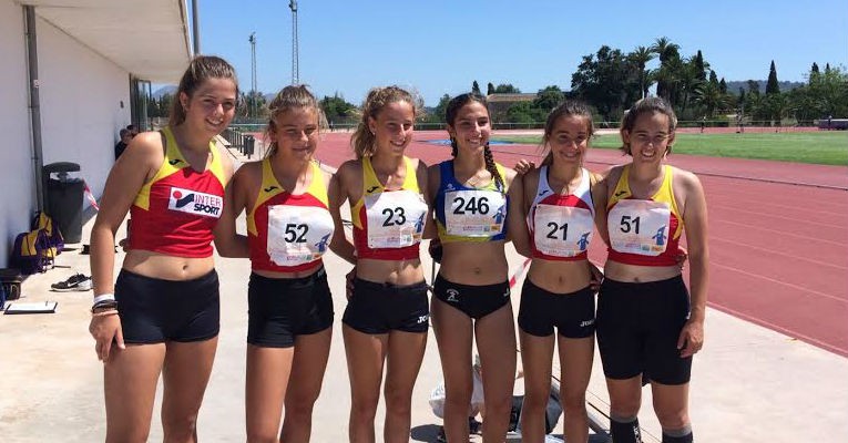 Foto de las cadetes femeninas