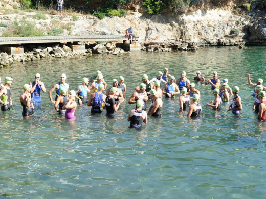 (Galería de fotos) Biel Forteza y Julia Rita reinan en el Triatló d’Es Castell